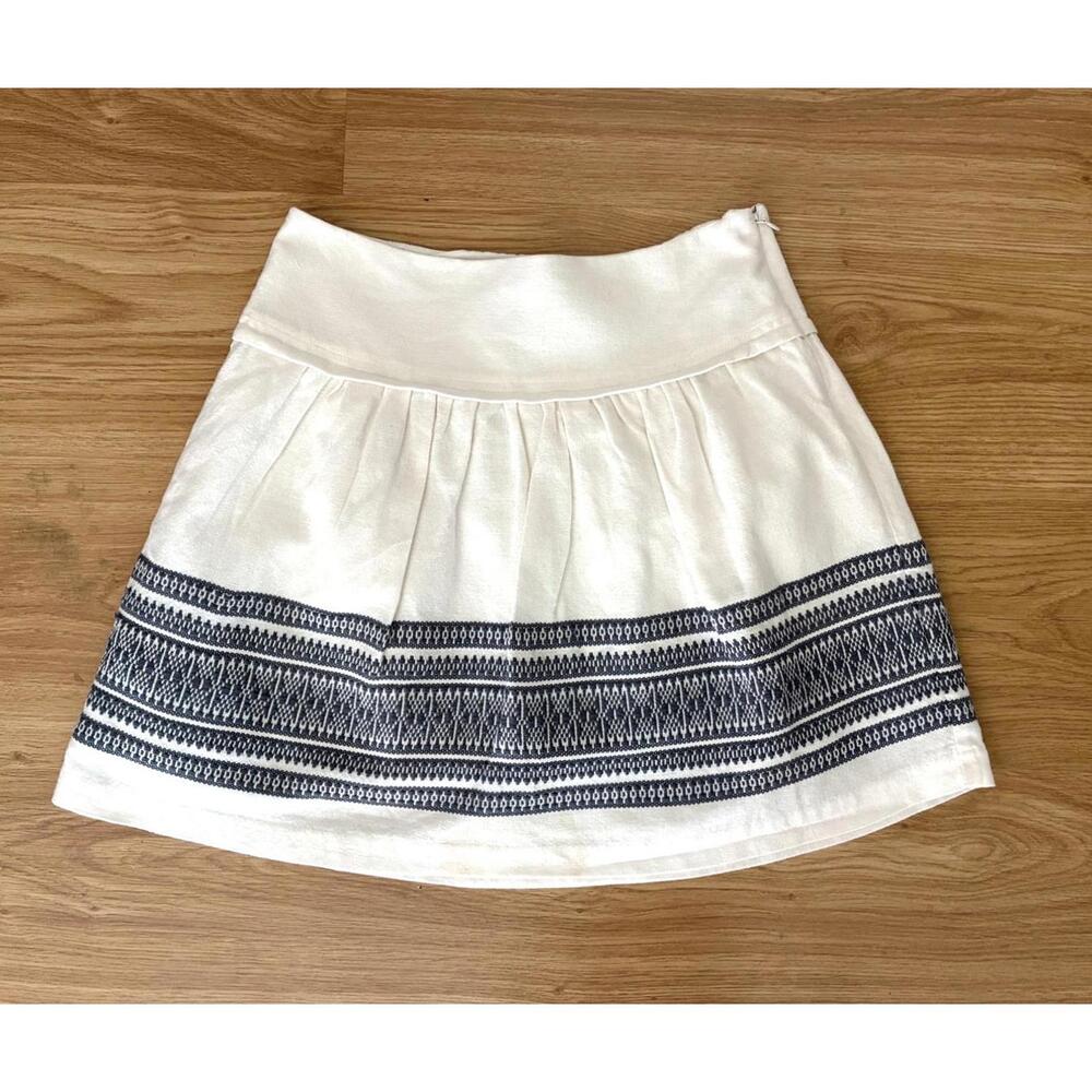 Madewell skirt with embroidery detail. Size wmns 2